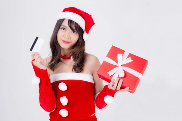 Hermoso retrato joven asiática mujer feliz celebración de la tarjeta de crédito un — Foto de Stock