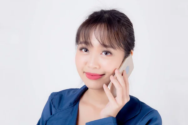 Retrato bonito jovem asiático mulher de negócios confiante falando — Fotografia de Stock