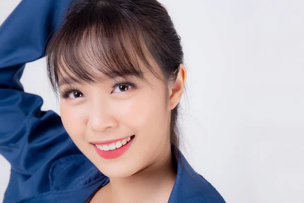Beau portrait jeune entreprise asiatique femme debout avec conf — Photo