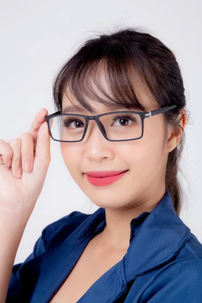 Beau portrait jeune entreprise asiatique femme debout porter g — Photo