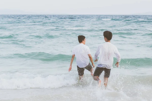 Homosexual Portrait Young Asian Couple Running Cheerful Together Beach Summer — ストック写真