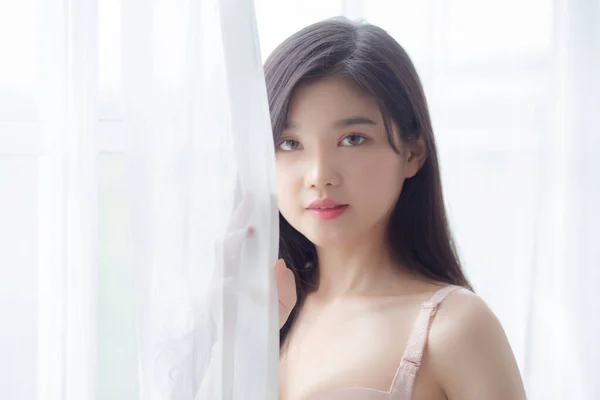 Beau Portrait Jeune Femme Asiatique Sexy Debout Fenêtre Sourire Tout — Photo