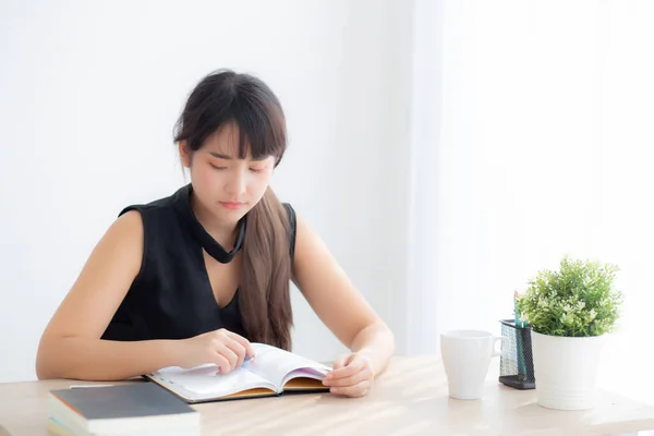 Hermosa Joven Asiática Mujer Sonriendo Sentado Estudio Aprender Escribir Cuaderno —  Fotos de Stock