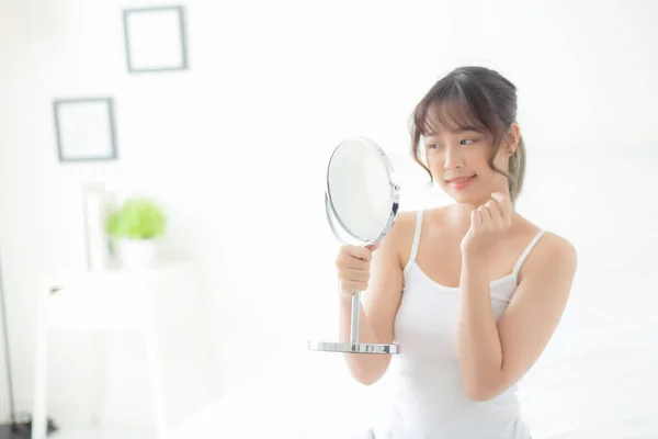 Beautiful Face Young Asian Woman Happy Smiling Looking Mirror Makeup — Stock Photo, Image