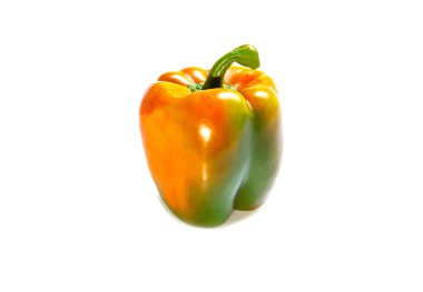 turuncu ve yeşil çan peper beyaz arkaplanda