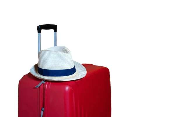 Concept de chapeau de vacances d'été sur une valise isolée sur fond de wite — Photo