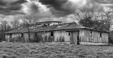 Çürüyen rual ahır. 