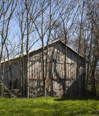  Yıpranmış, A yaşlanma ahır bir kırsal ortamda. 