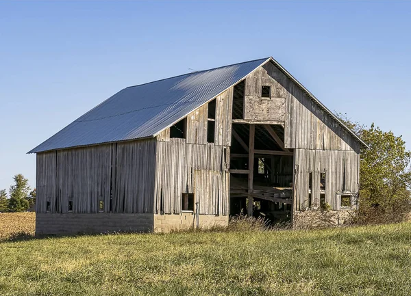 Een Prachtige Oude Houten Schuur Een Afgelegen Landelijk Gebied — Stockfoto