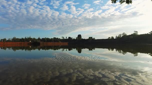 Angkor Wat bridge to Angkor Wat Gateway — Stock Video