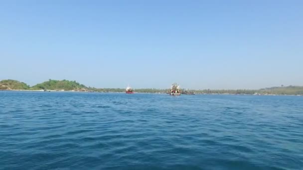 额不里海滩乘船在缅甸 — 图库视频影像