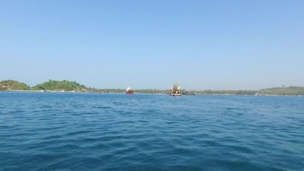 Ngapali Paseo en barco por la playa en Myanmar — Vídeo de stock