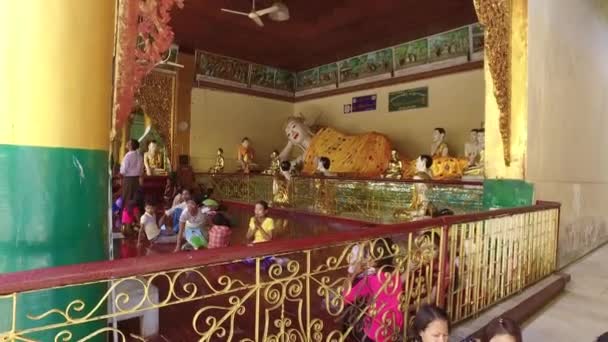 Pagode de Shwedagon que remete Buda, Mianmar — Vídeo de Stock