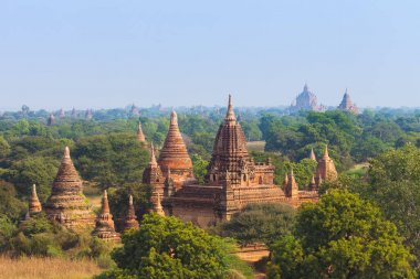 Antik Budist tapınakları eski Bagan arkeolojik bölgede Myanmar.