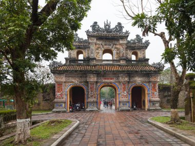 Vietnam, ton. Hien Nhon kapısı Doğu Imperial şehri beş giriş kapıları için yasak şehir Kalesi karmaşık biridir.