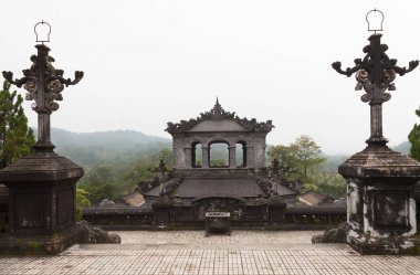 Hue, Vietnam. Peyzaj ve stel House üst kısmında Royal Khai Dinh mezar kompleksi için üst platformdan görüntüleyin. 