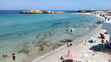  Nefta, Tunus - 27 Haziran 2019. Tunus, Manastır, şehir plajı manzarası.