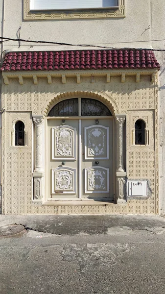 Puerta Tradicional Pintada Barrio Histórico Medina Túnez Colorida Imagen Texturizada —  Fotos de Stock