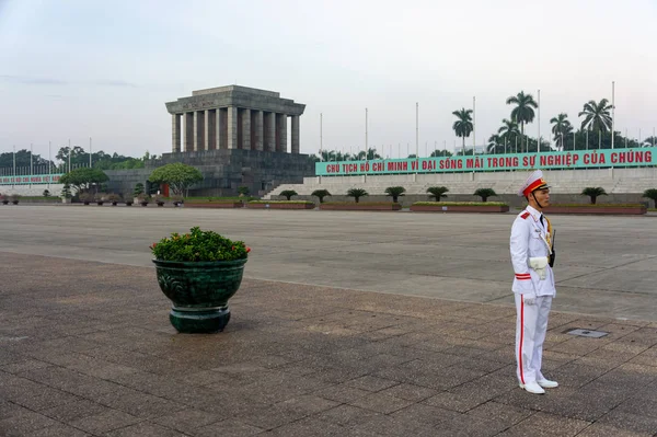 Hanoi Vietnam Oct 2019 Chi Minh Mausoleum Guard Post Famous — Stock Photo, Image