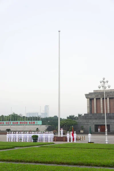 Hanoi Vietnam Oct 2019 Mausoleo Chi Minh Ceremonia Matinal Amanecer — Foto de Stock