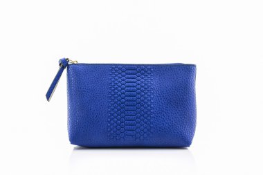 Mavi deri kozmetik çantası.