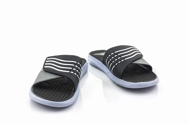 Sandalen schoenen. Zwarte kleur flip-flops. — Stockfoto