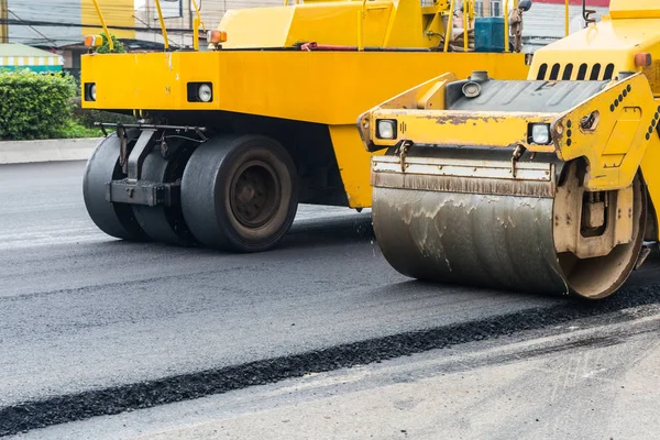 Çalışma yol silindirleri.