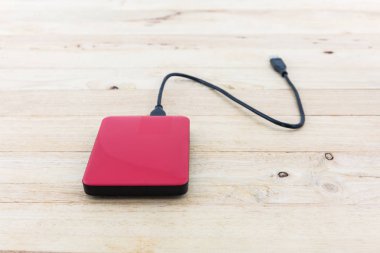 Yedekleme için harici sabit disk.