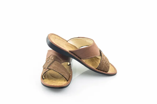 Homens sandálias de couro marrom ou sapatos chinelos . — Fotografia de Stock