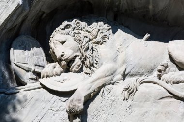 Ölmek üzere olan aslan anıt taş Luzern.
