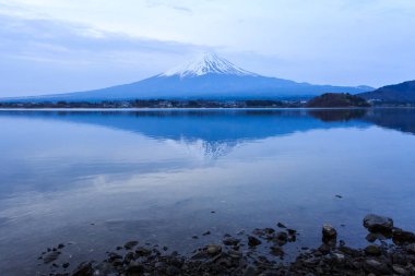 Göl kawaguchiko, fuji Dağı.