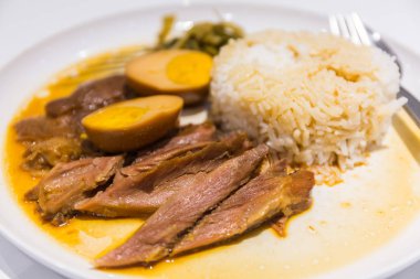 pilav Komposto domuz bacak.