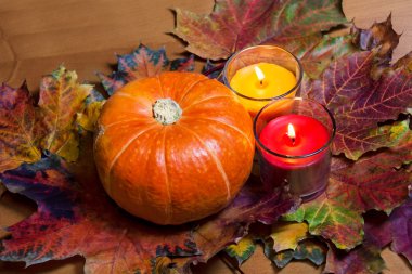 Kabak ve mumlar. Seçici odak