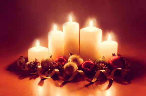 Candles with christmas balls. Vintage style — Stock Photo, Image