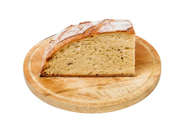 Tahta kesme tahtasındaki ekmek beyaz arkaplanda izole edildi