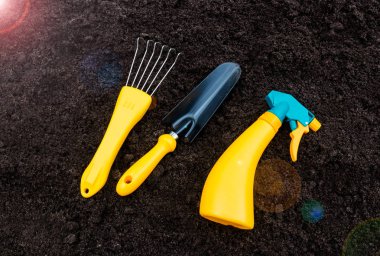 toprak Bahçe aletleri 