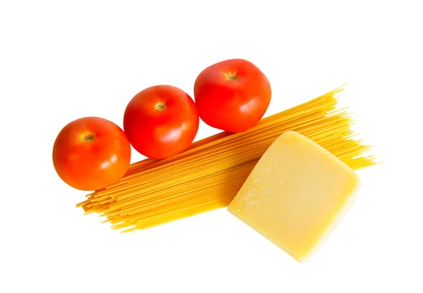 Spaghetti mit frischen Tomaten und Parmesan isoliert — Stockfoto
