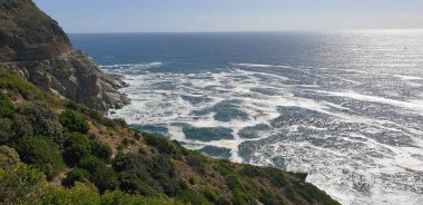 Dağdan okyanus dalgalarına bak