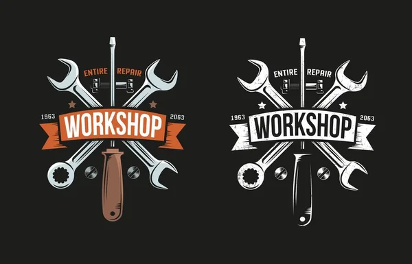 Workshop retro logo med skiftnyckel, skruvmejsel och heraldiskt band — Stock vektor