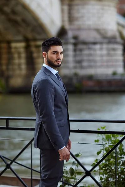 Moda işadamı Roma 'daki nehirde gelecek arıyor