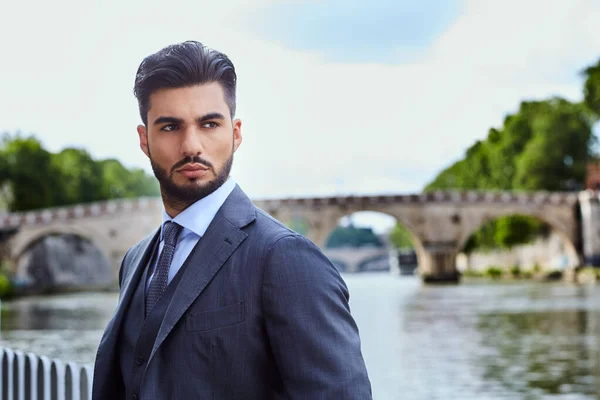 Moda işadamı Roma 'daki nehirde gelecek arıyor