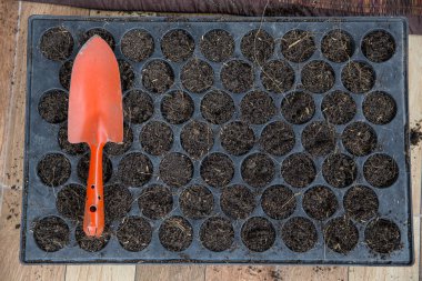 Tepsiler dikim kürek