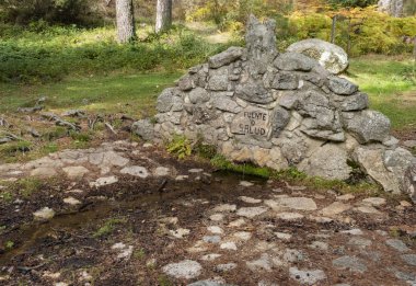 Doğal suyun kaynağını. Sağlık Kaynağı.