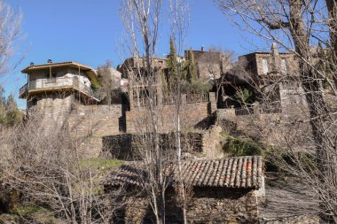 İspanyol Sierra 'sının taşra köyü.