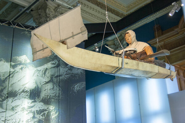 Музей монументальной графики в Монте-Карло, 2009. Макет полярного охотника в его каноэ
.