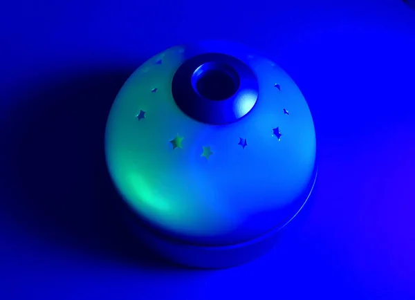 Lámpara de noche brillante en diferentes colores de RGB — Foto de Stock