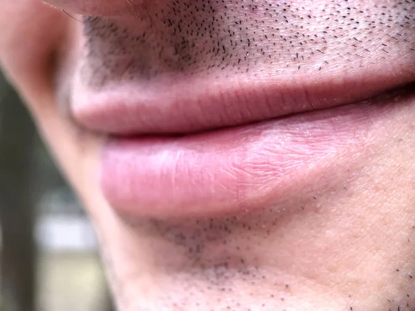 Närbild Munnen Leende Man Med Liten Stubb Delar Människokroppen Läppar — Stockfoto
