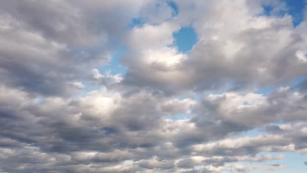 Хмарне панорамування зліва направо — стокове відео