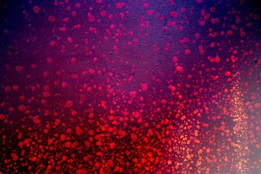 Kırmızı noktalı mavi bir yüzey soyut, bozulmuş. Fütürist ya da retro davet için