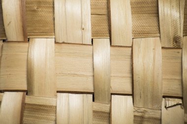 Kırsal arka plan için geniş ahşap levhalardan oluşan doğal bir sepet yüzey dokusu.